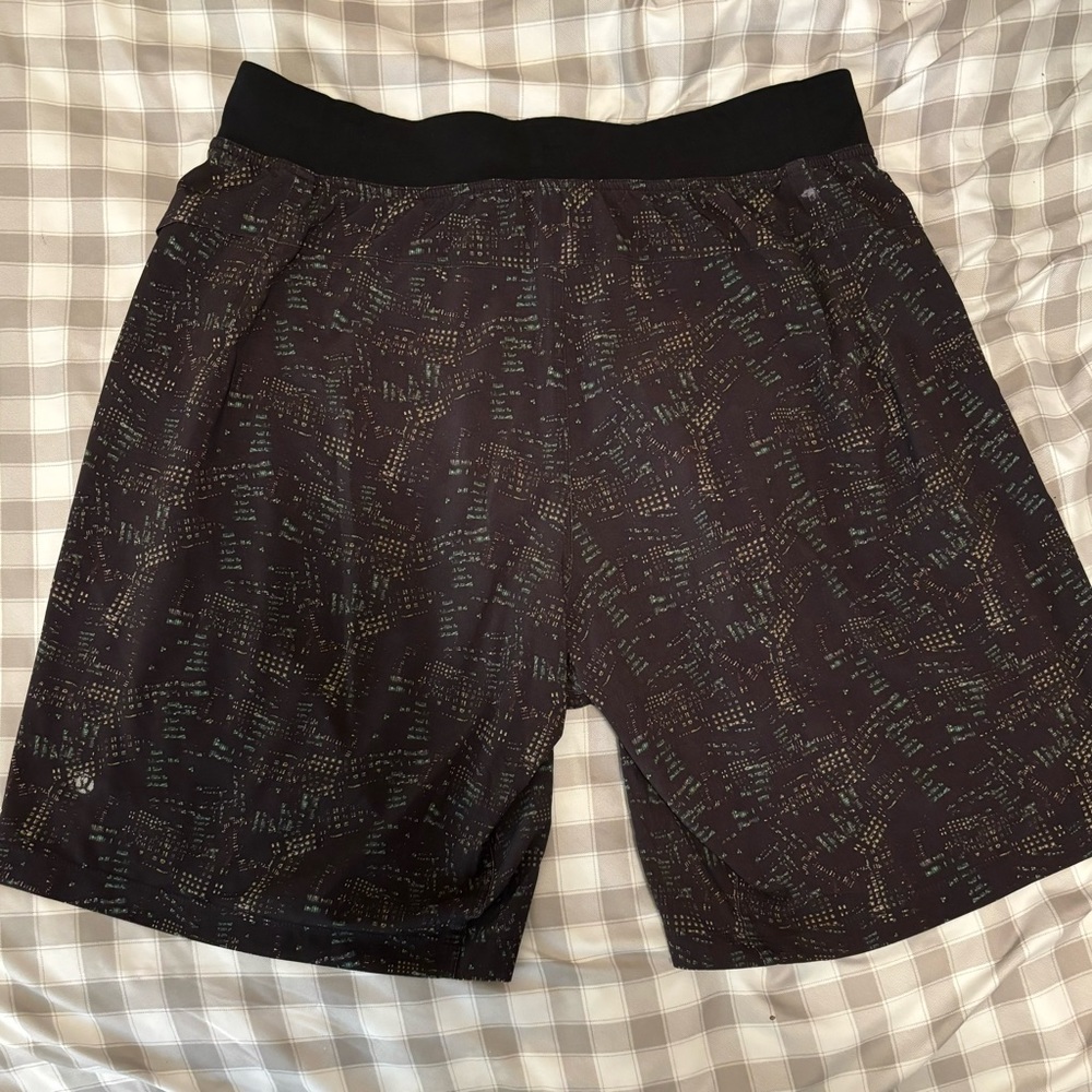 Green/yellow/black Lulu lemon shorts. XL perfect condition.
